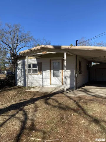 $35,000 | 313 East Webster Street, Herrin, IL 62948