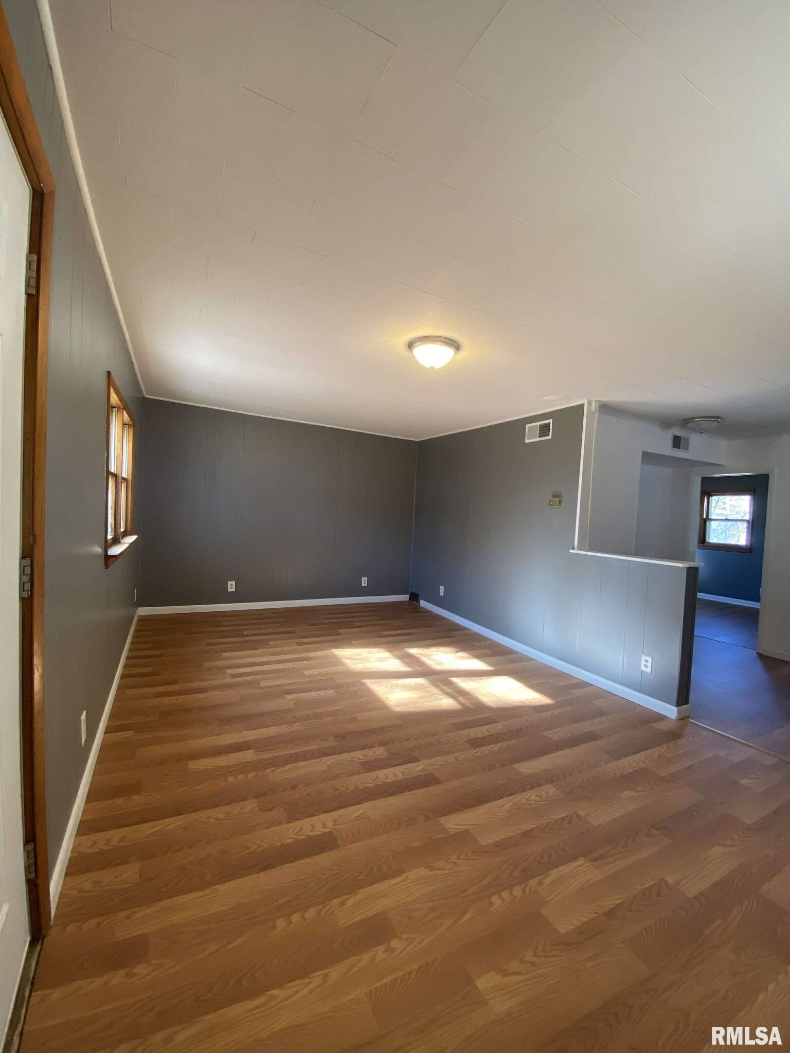 313 East Webster Street Herrin, IL 62948 - Photo 7 of 18