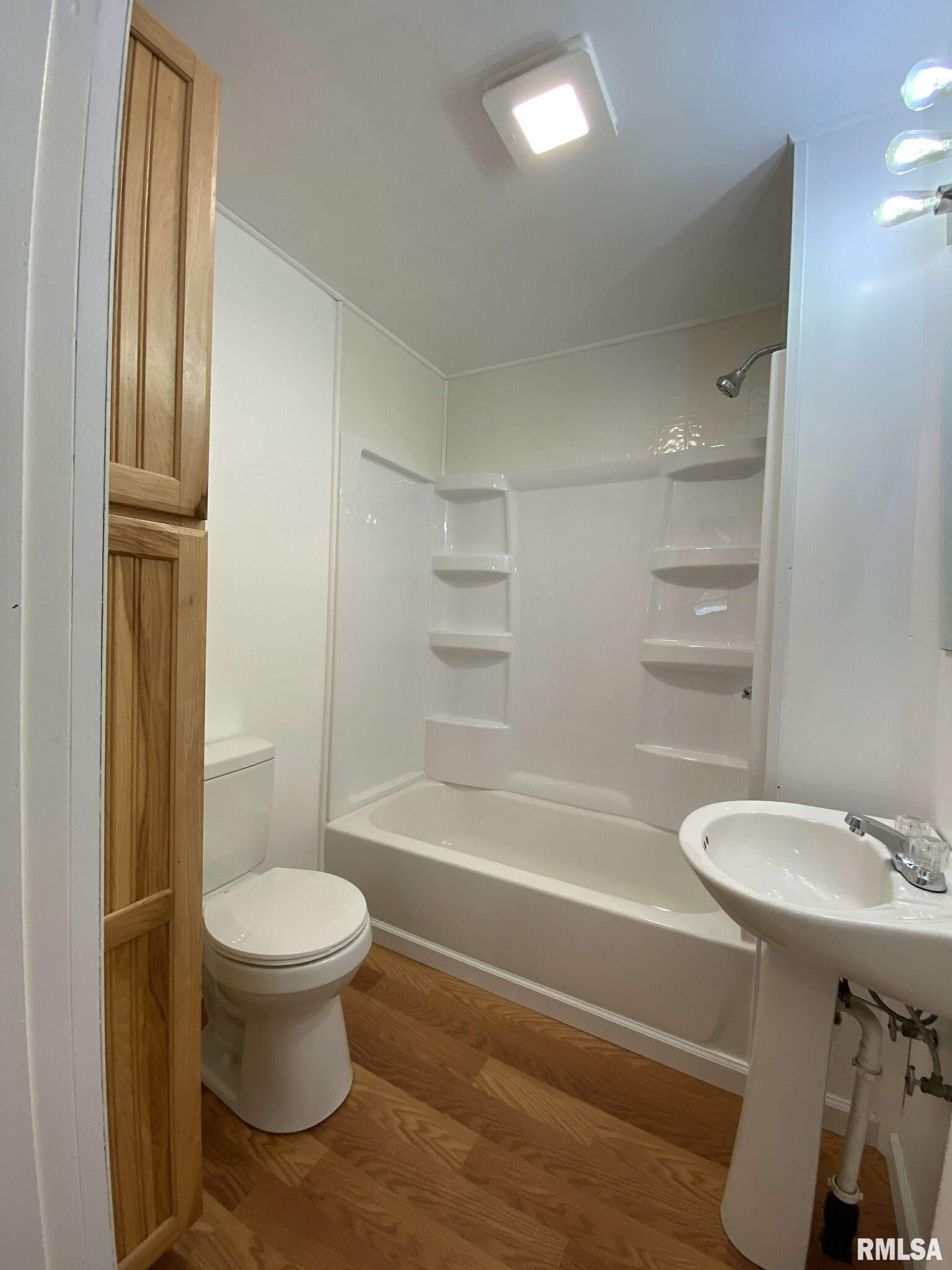 313 East Webster Street Herrin, IL 62948 - Photo 9 of 18