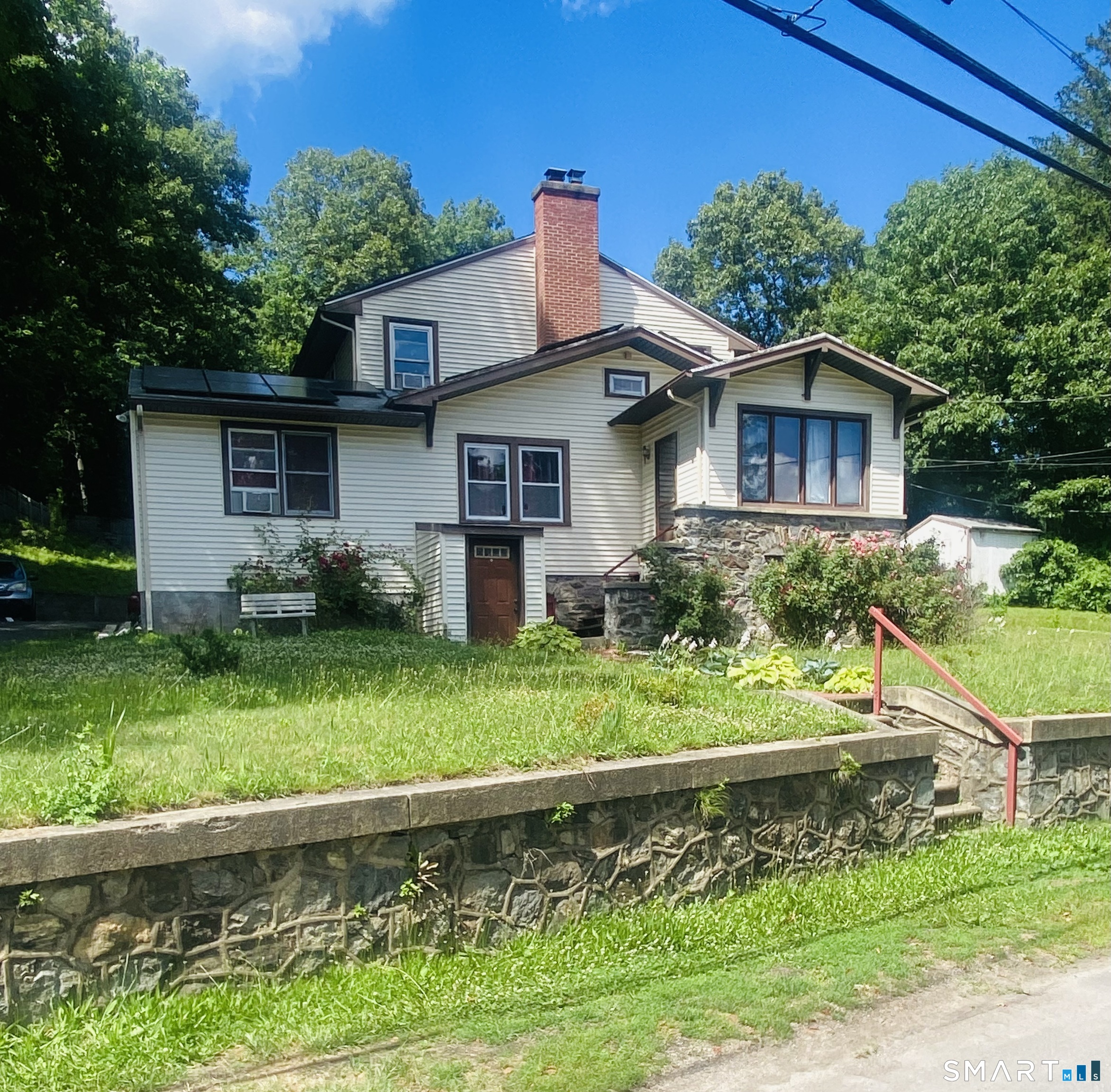 152 Delaware Avenue Waterbury, CT 06708 - Photo 3 of 40