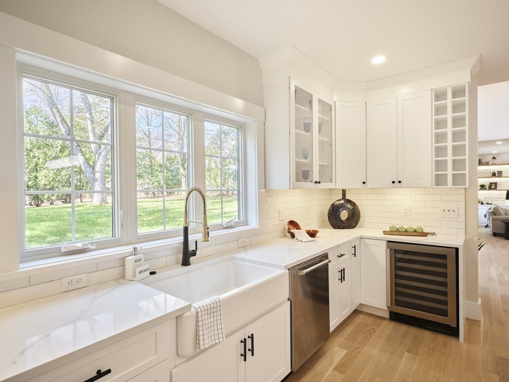 128 Pearl Street Reading, MA 01867 - Photo 11 of 42