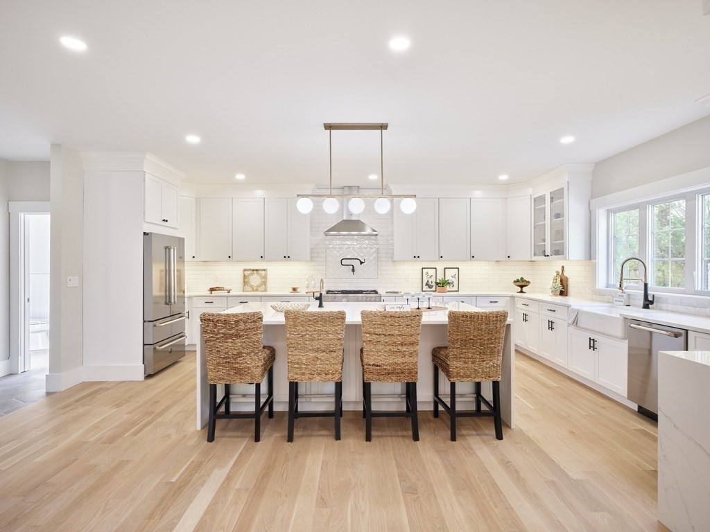 128 Pearl Street Reading, MA 01867 - Photo 7 of 42