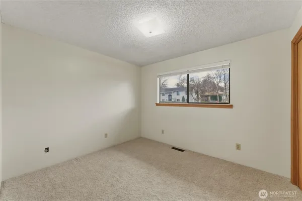 $514,900 | 305 Northeast A Street, College Place, WA 99324