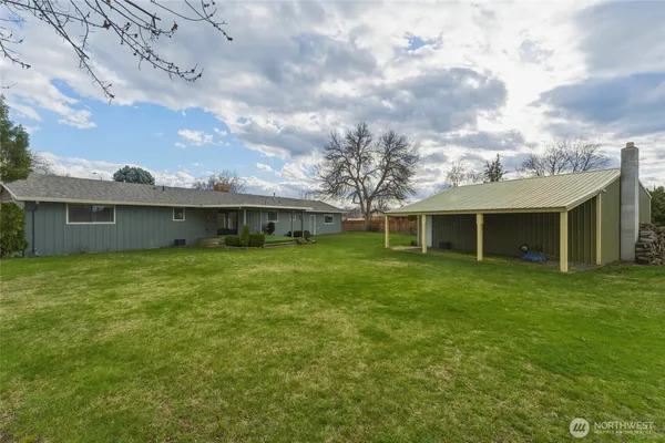 $514,900 | 305 Northeast A Street, College Place, WA 99324