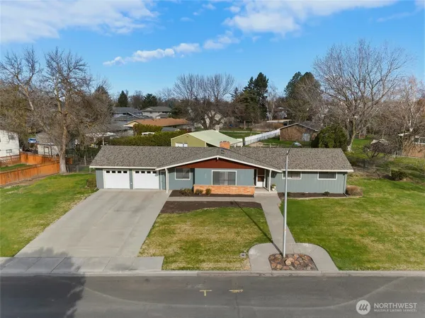 $514,900 | 305 Northeast A Street, College Place, WA 99324
