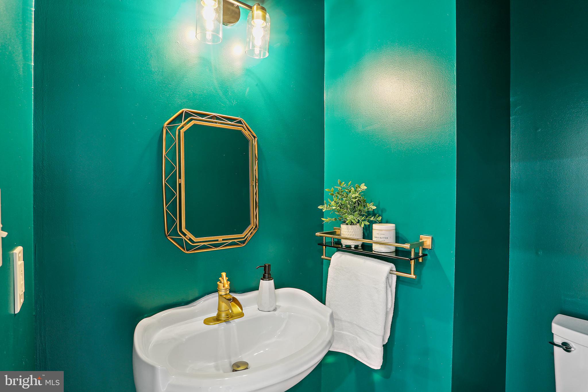 11044 Birchtree Lane, Unit 26 Laurel, MD 20723 - Photo 13 of 37 Powder Room