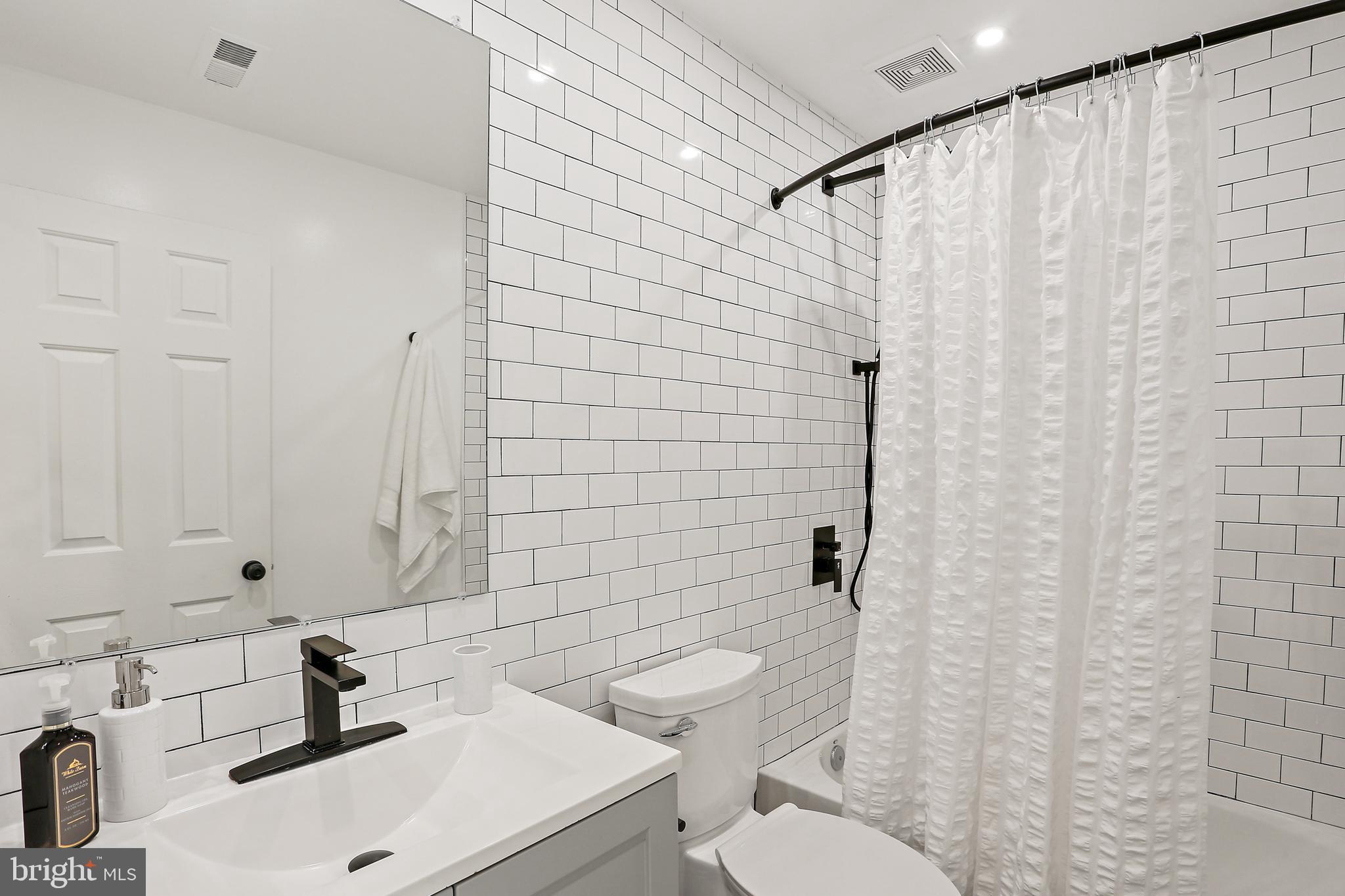 11044 Birchtree Lane, Unit 26 Laurel, MD 20723 - Photo 27 of 37 Hall Bath