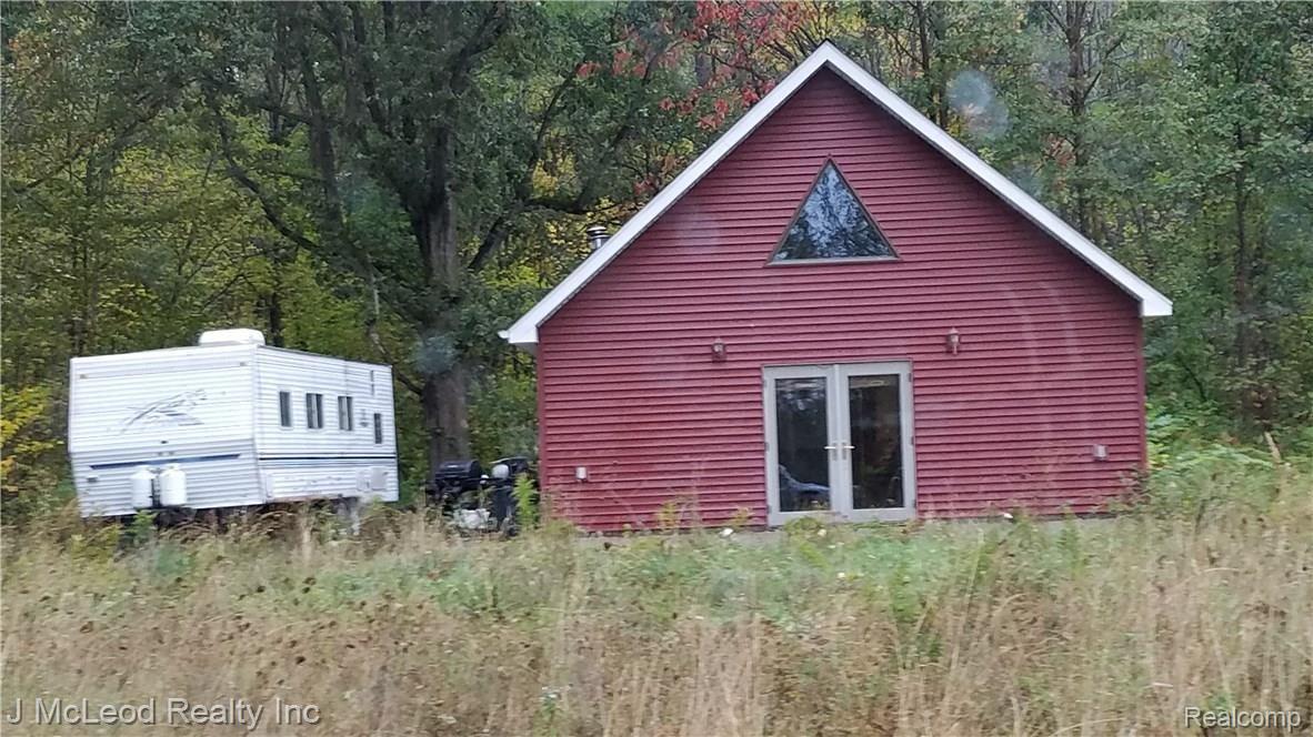 3757 Murphy Lake Road Millington, MI 48746 - Photo 1 of 16 2017-10-11 09.19