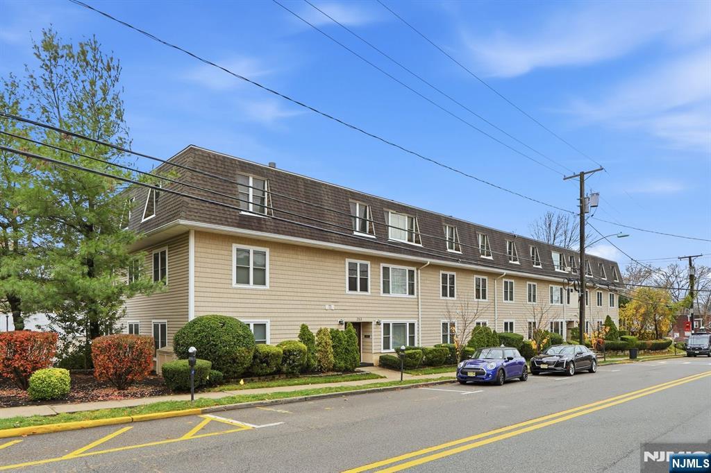 253 Park Avenue, Unit 305 Rutherford, NJ 07070 - Photo 17 of 18 Gallery Image 17