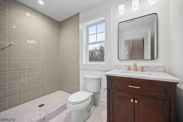 $3,450 | 1209 Littleton Road, Unit E, Morris Plains, NJ 07950