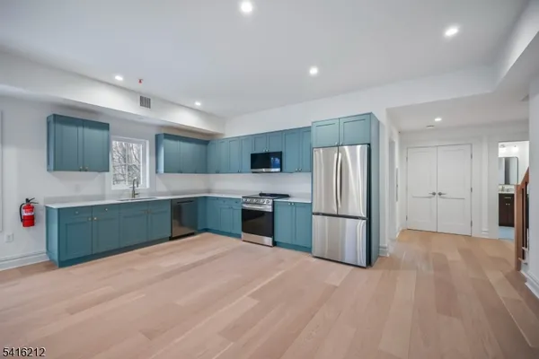 $3,450 | 1209 Littleton Road, Unit E, Morris Plains, NJ 07950