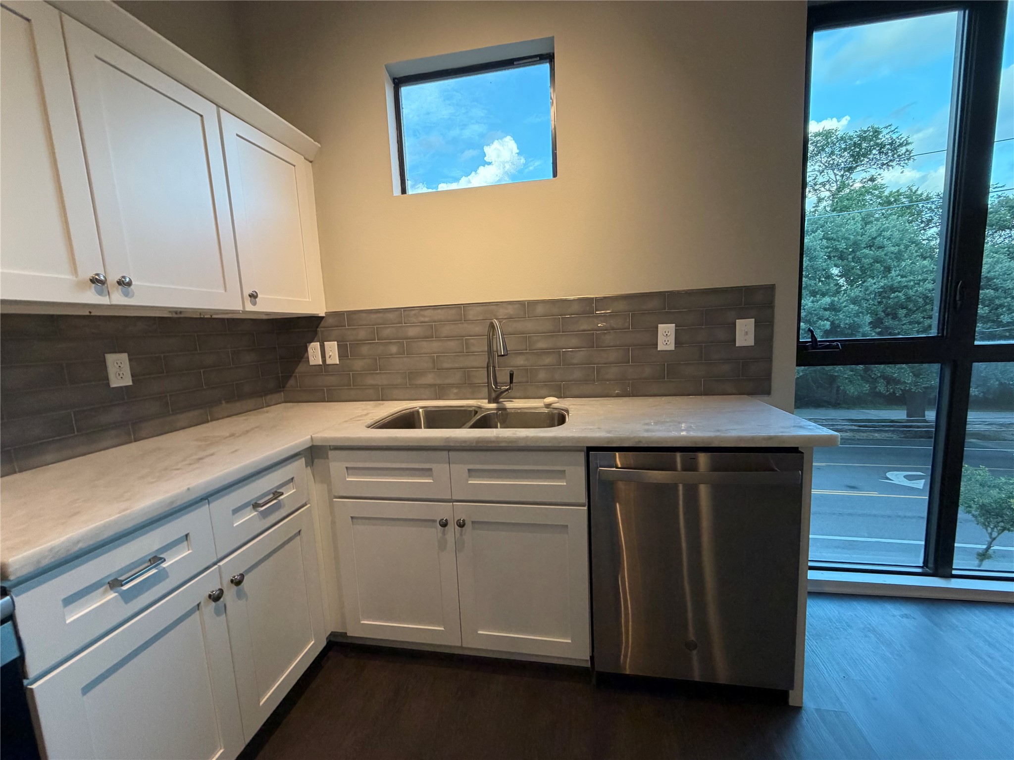 2727 Houston Avenue, Unit 202 Houston, TX 77009 - Photo 7 of 28