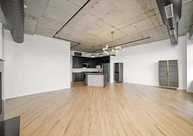 $5,500 | 6 South Laflin Street, Unit 910, Chicago, IL 60607