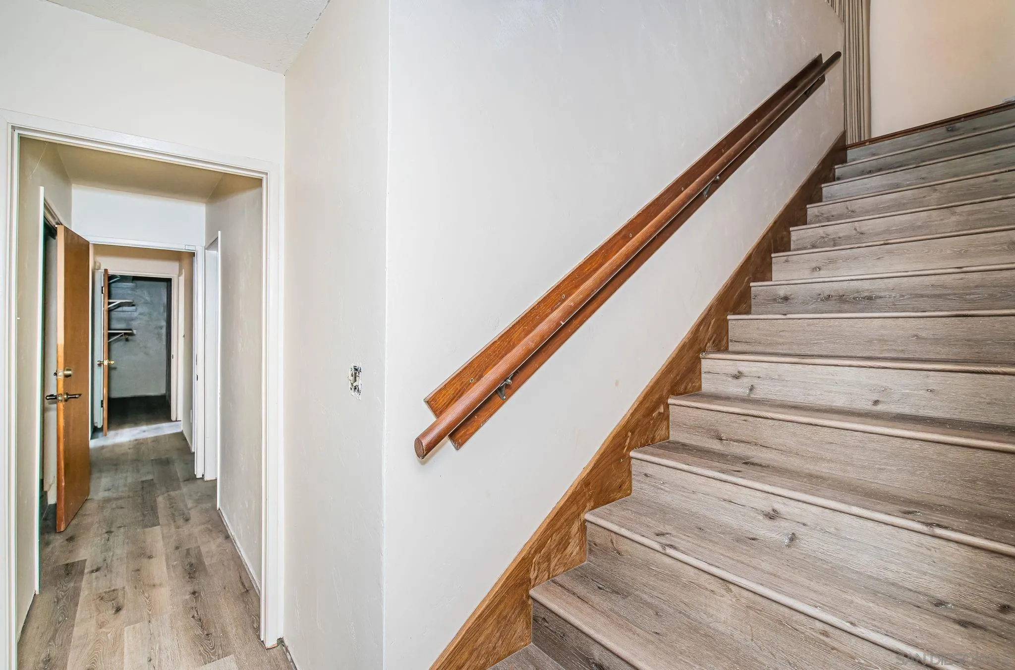 8046 Pasadena Avenue La Mesa, CA 91941 - Photo 10 of 32 a view of entryway