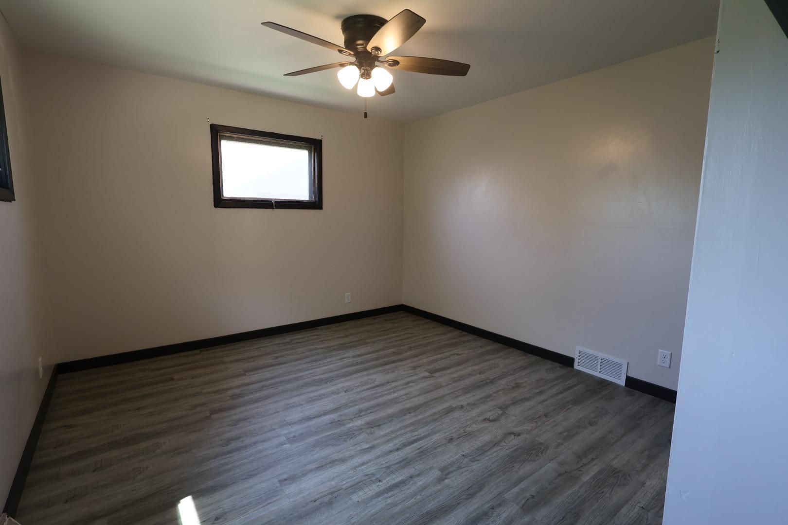 10 East 4th Street Morris, MN 56267 - Photo 20 of 36