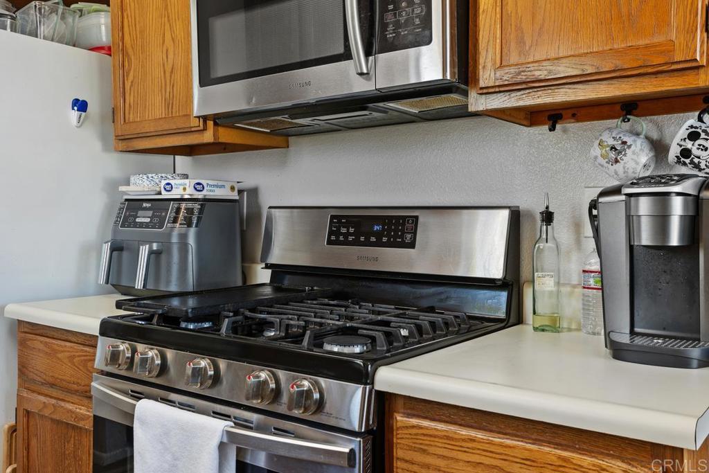 4616 Arrowhead Court Oceanside, CA 92056 - Photo 19 of 50 a close view of stove top oven