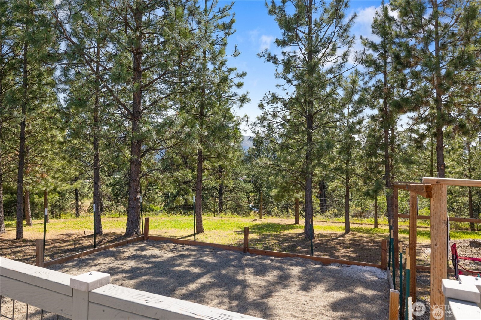 250 Danko Road Cle Elum, WA 98922 - Photo 18 of 38 a view of a yard with trees