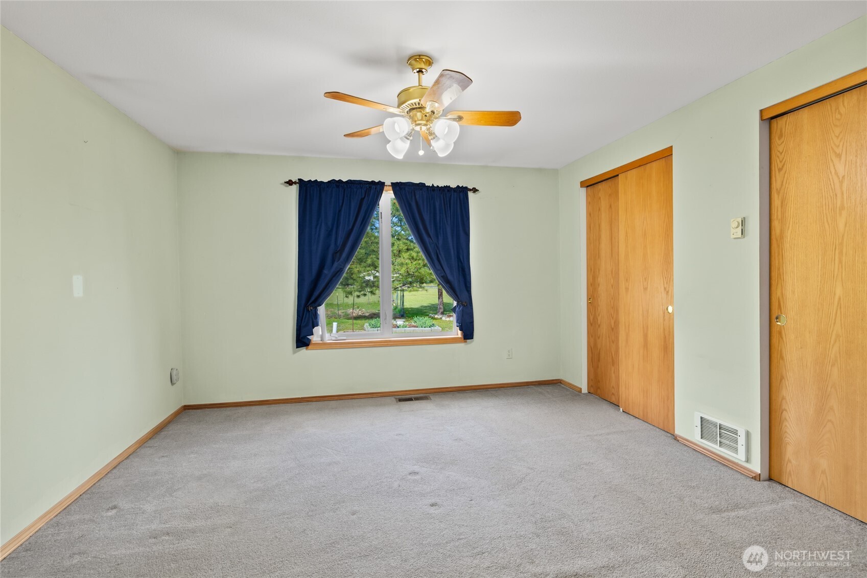 250 Danko Road Cle Elum, WA 98922 - Photo 30 of 38 an empty room with windows and fan