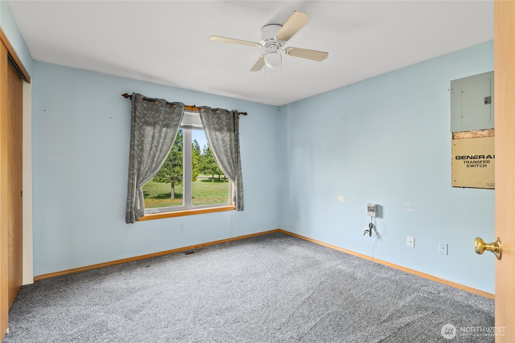 250 Danko Road Cle Elum, WA 98922 - Photo 32 of 38 a view of room with window and ceiling fan