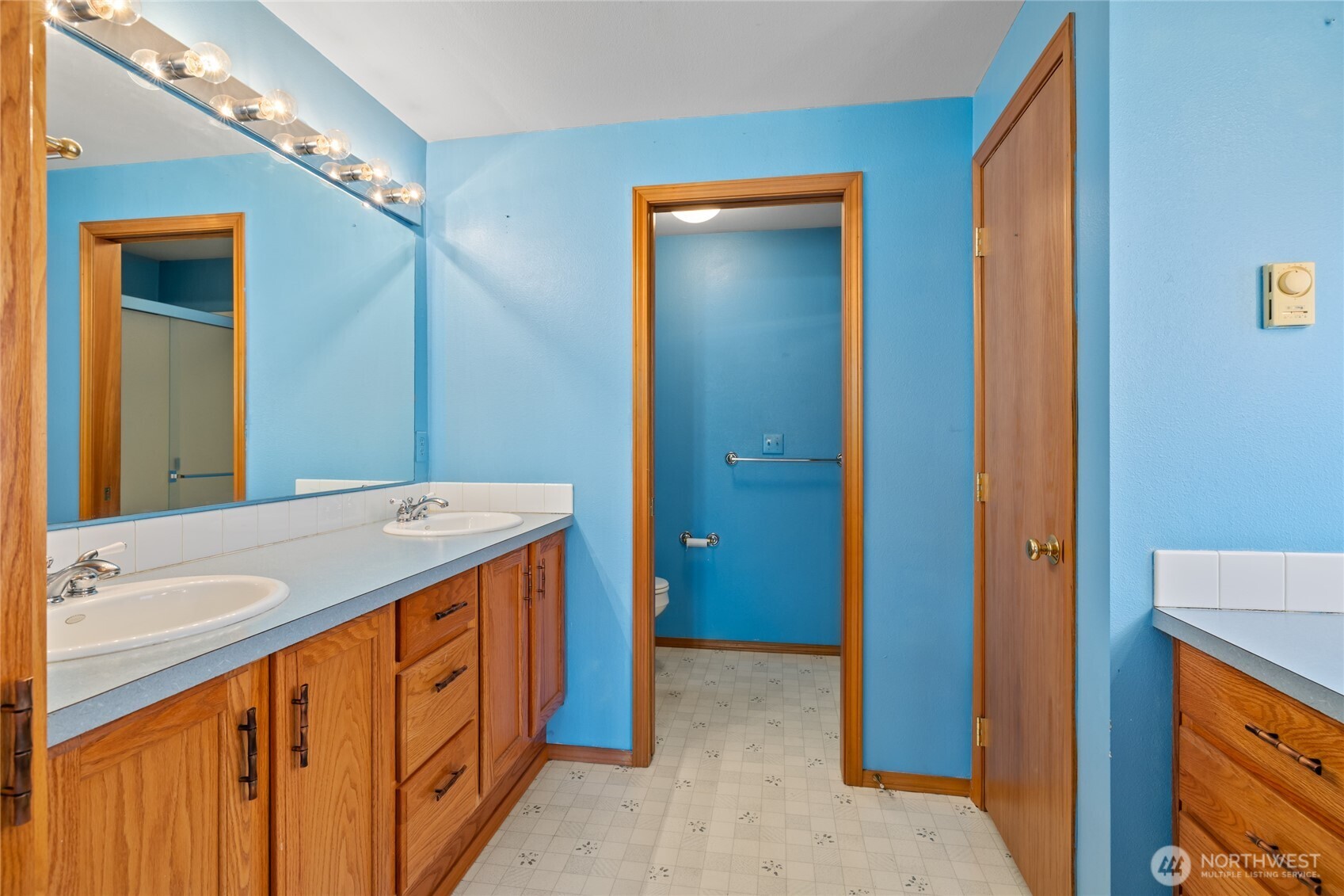 250 Danko Road Cle Elum, WA 98922 - Photo 35 of 38 a bathroom with a sink a mirror and a shower