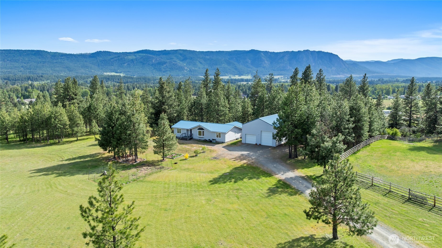250 Danko Road Cle Elum, WA 98922 - Photo 7 of 38 a view of a house with mountain view