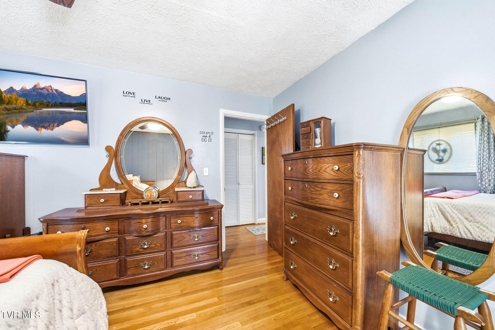 635 Robin Circle Bristol, VA 24202 - Photo 14 of 31 5-web-or-mls-635 Robin Cir-13