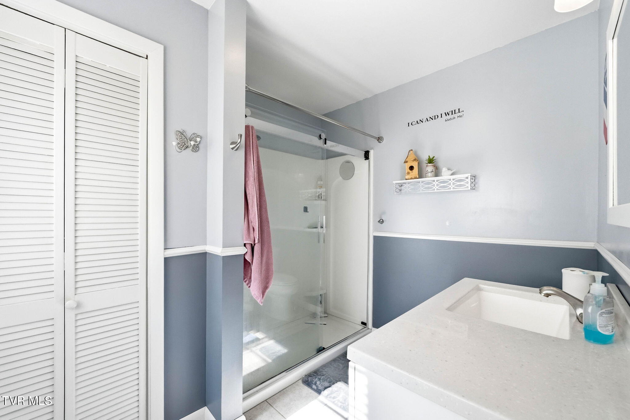 635 Robin Circle Bristol, VA 24202 - Photo 16 of 31 6-web-or-mls-635 Robin Cir-14