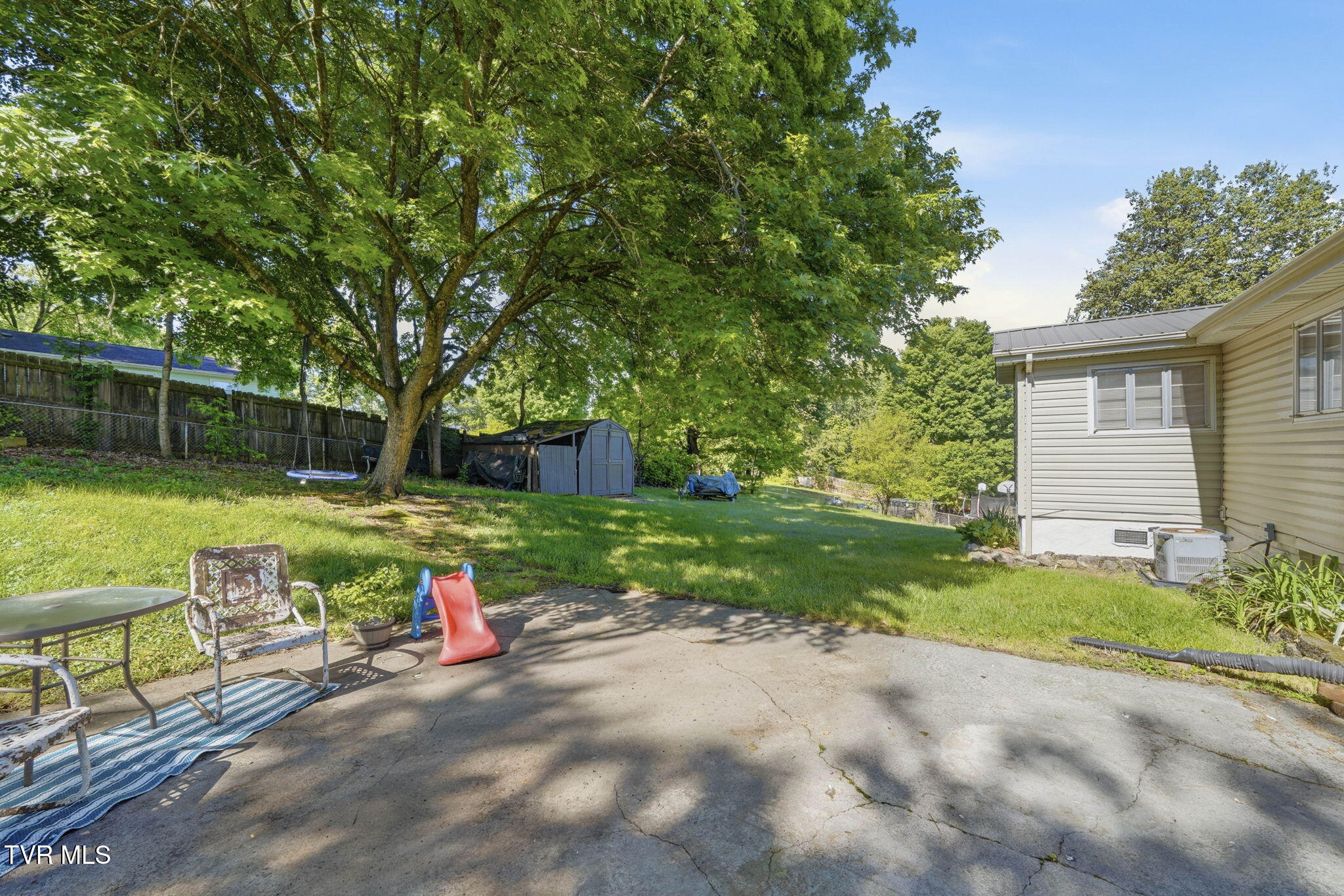 635 Robin Circle Bristol, VA 24202 - Photo 22 of 31 13-web-or-mls-635 Robin Cir-20
