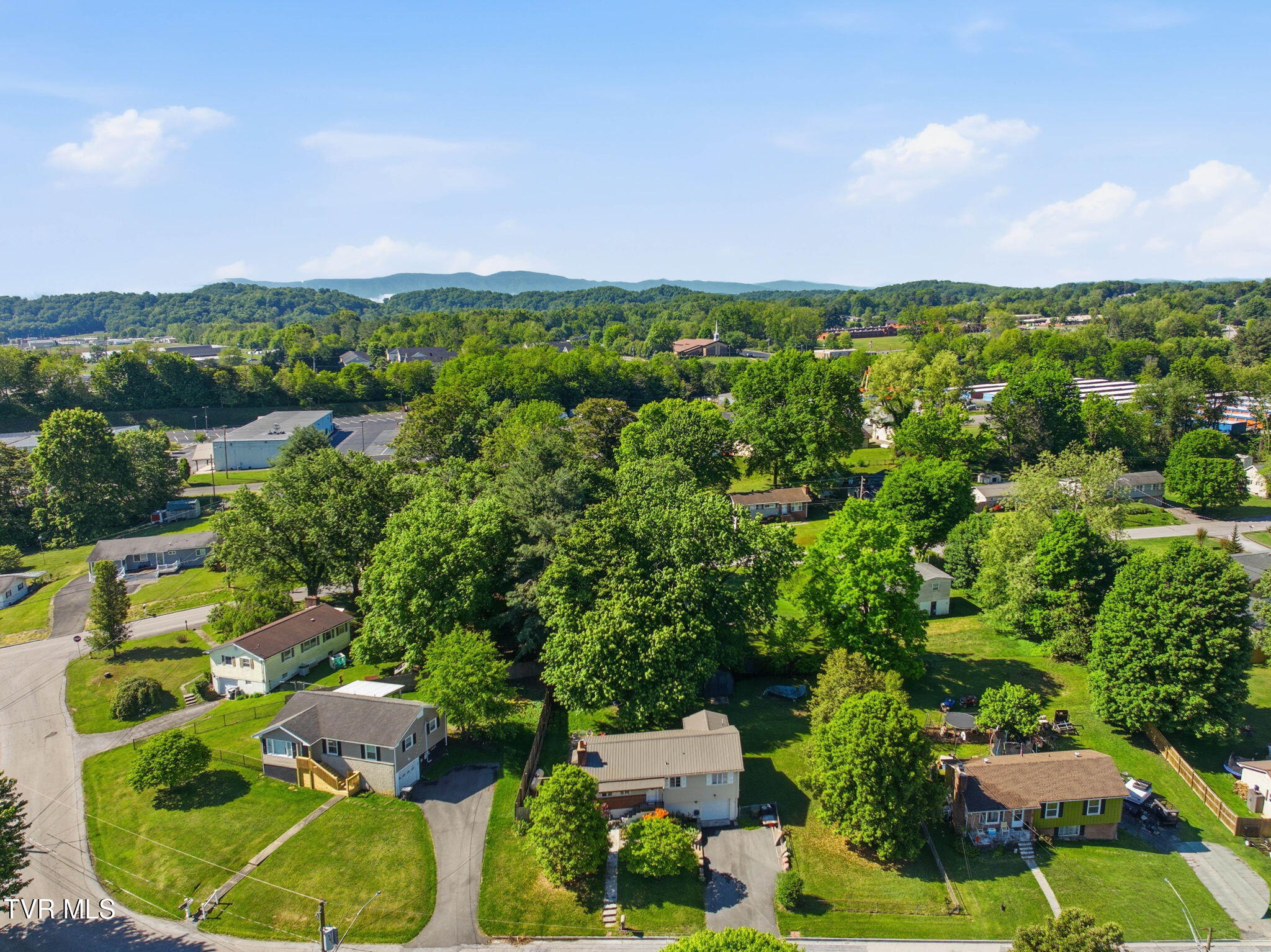 635 Robin Circle Bristol, VA 24202 - Photo 28 of 31 19-web-or-mls-635 Robin Cir-26