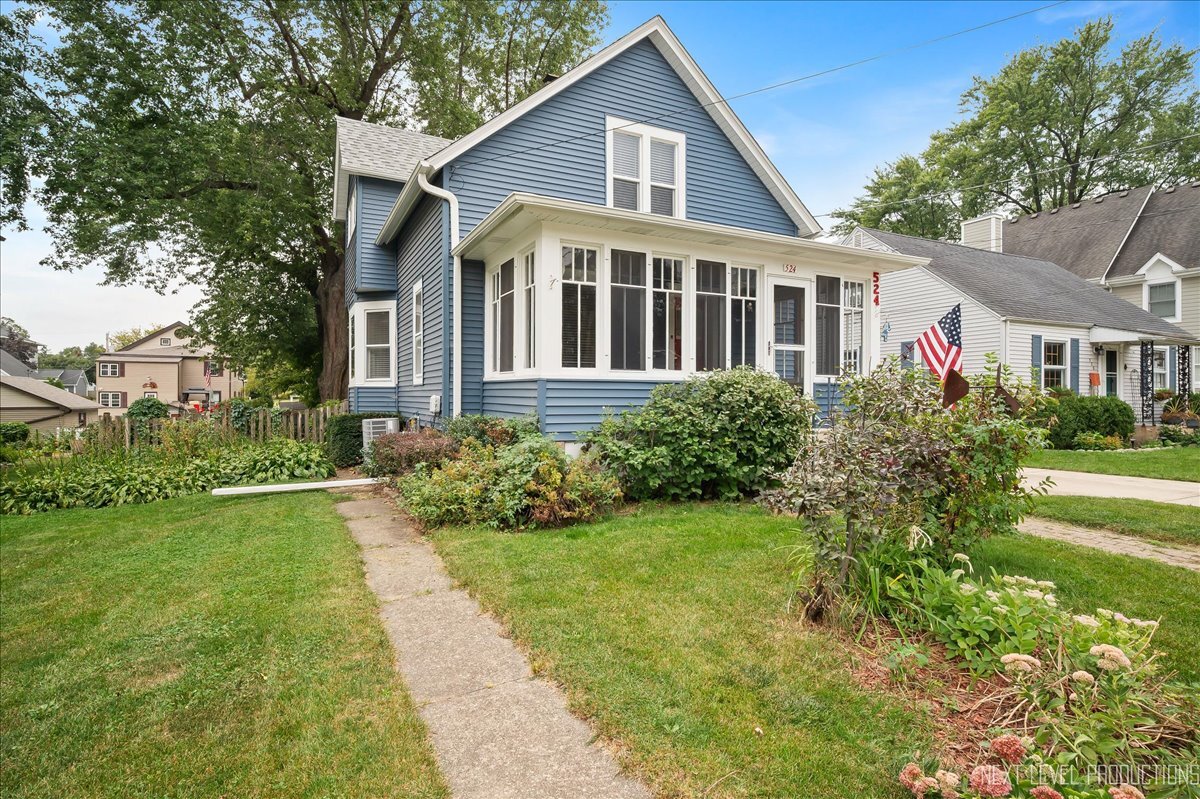 524 Walnut Street Batavia, IL 60510 - Photo 2 of 28 Gallery Image 2