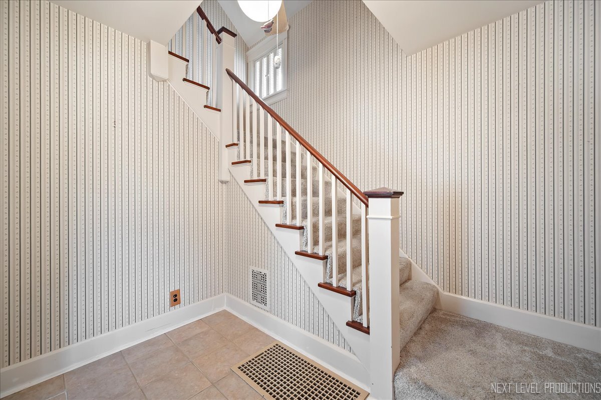 524 Walnut Street Batavia, IL 60510 - Photo 5 of 28 Gallery Image 5