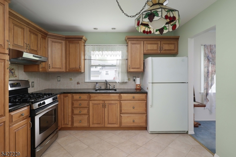 76 Harrison Street Clark, NJ 07066 - Photo 13 of 28
