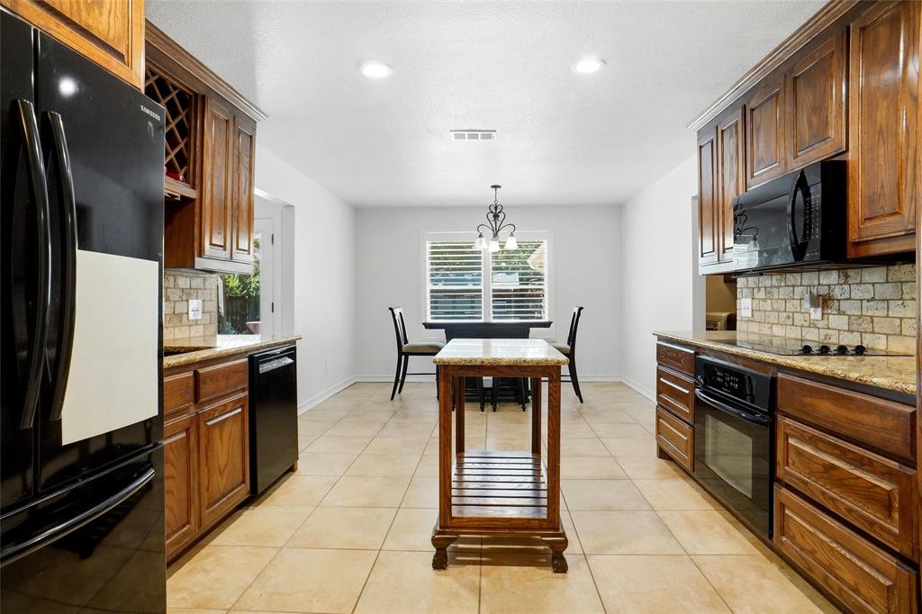 1319 Chestnut Road Mansfield, TX 76063 - Photo 10 of 25 Gallery Image 10