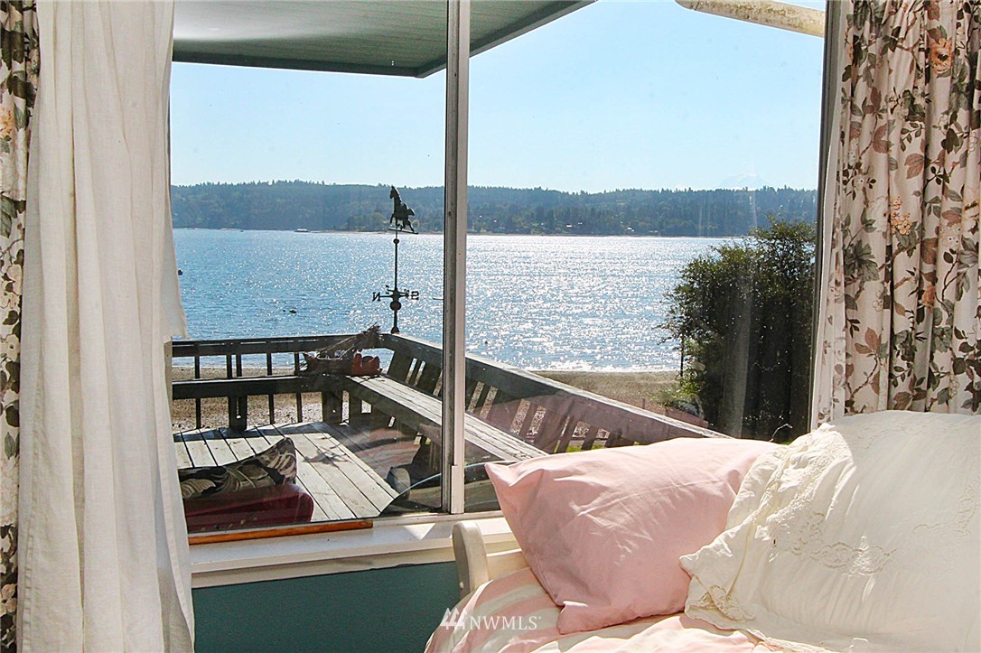 11635 Southwest Shawnee Road Vashon, WA 98070 - Photo 14 of 23