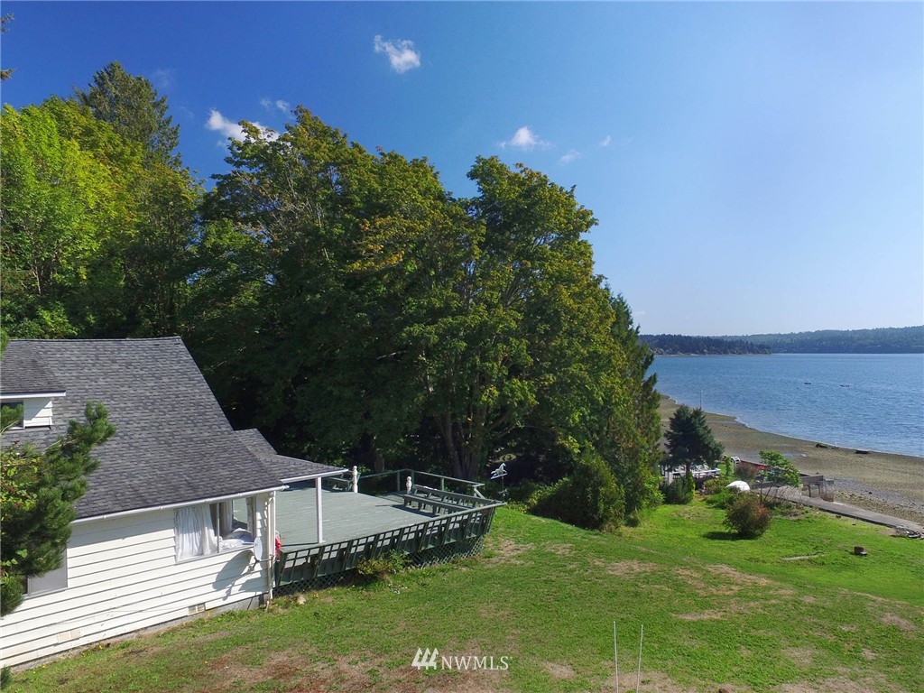 11635 Southwest Shawnee Road Vashon, WA 98070 - Photo 3 of 23