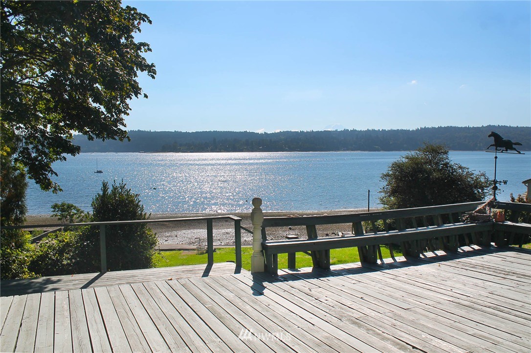 11635 Southwest Shawnee Road Vashon, WA 98070 - Photo 4 of 23
