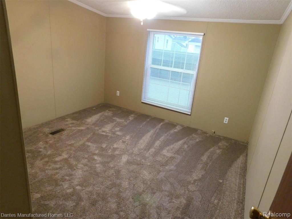 2500 Mann Road Clarkston, MI 48346 - Photo 11 of 37