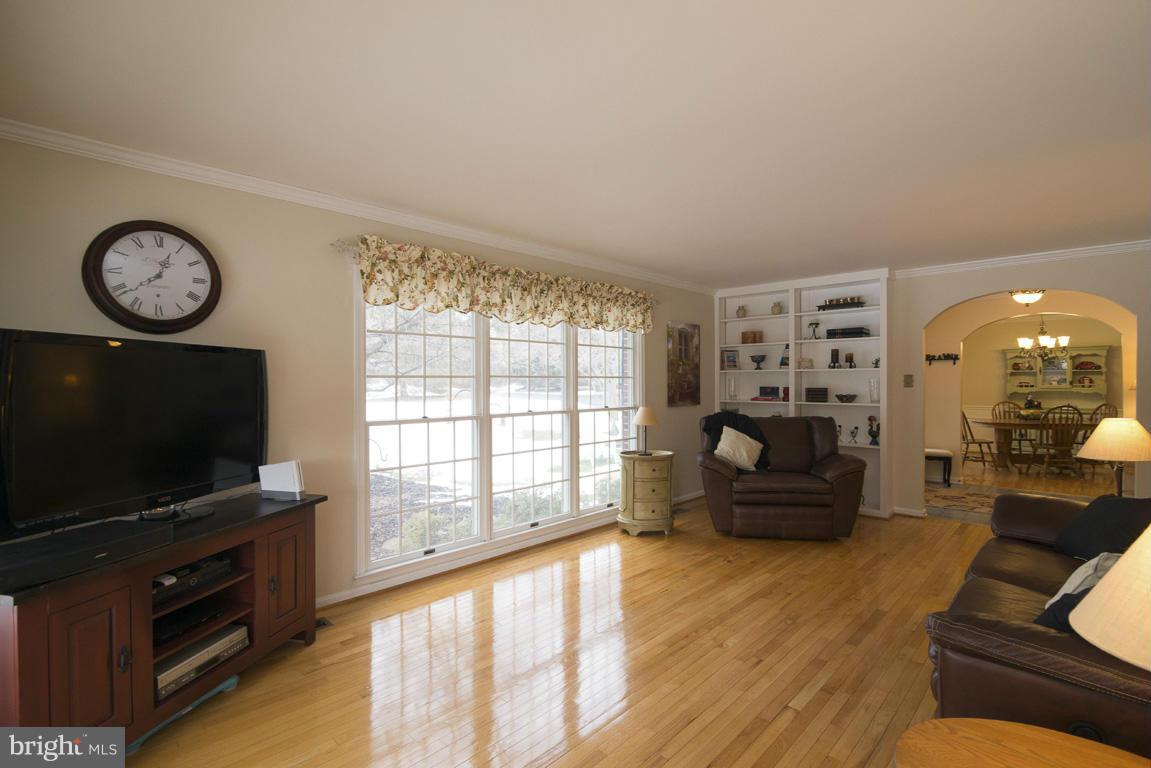 1730 Gablehammer Road Westminster, MD 21157 - Photo 8 of 30 Living Room