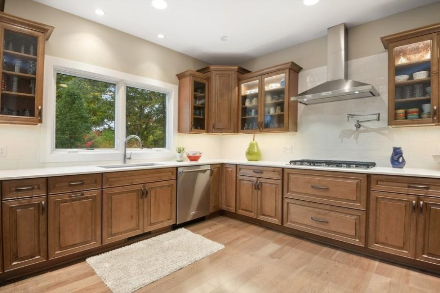 3972 Fox Woods Road St. Joseph, MI 49085 - Photo 8 of 25 09_3972FoxWoods_177001_Kitchen_LowRes