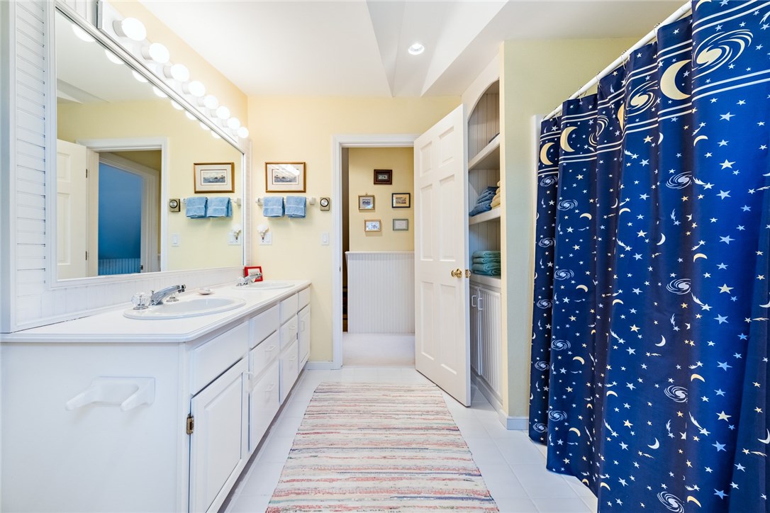 6 Ocean Rise Drive Westerly, RI 02891 - Photo 32 of 40 Third floor full bathroom.