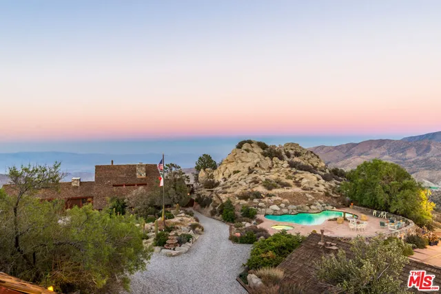 a view of a sky from a yard