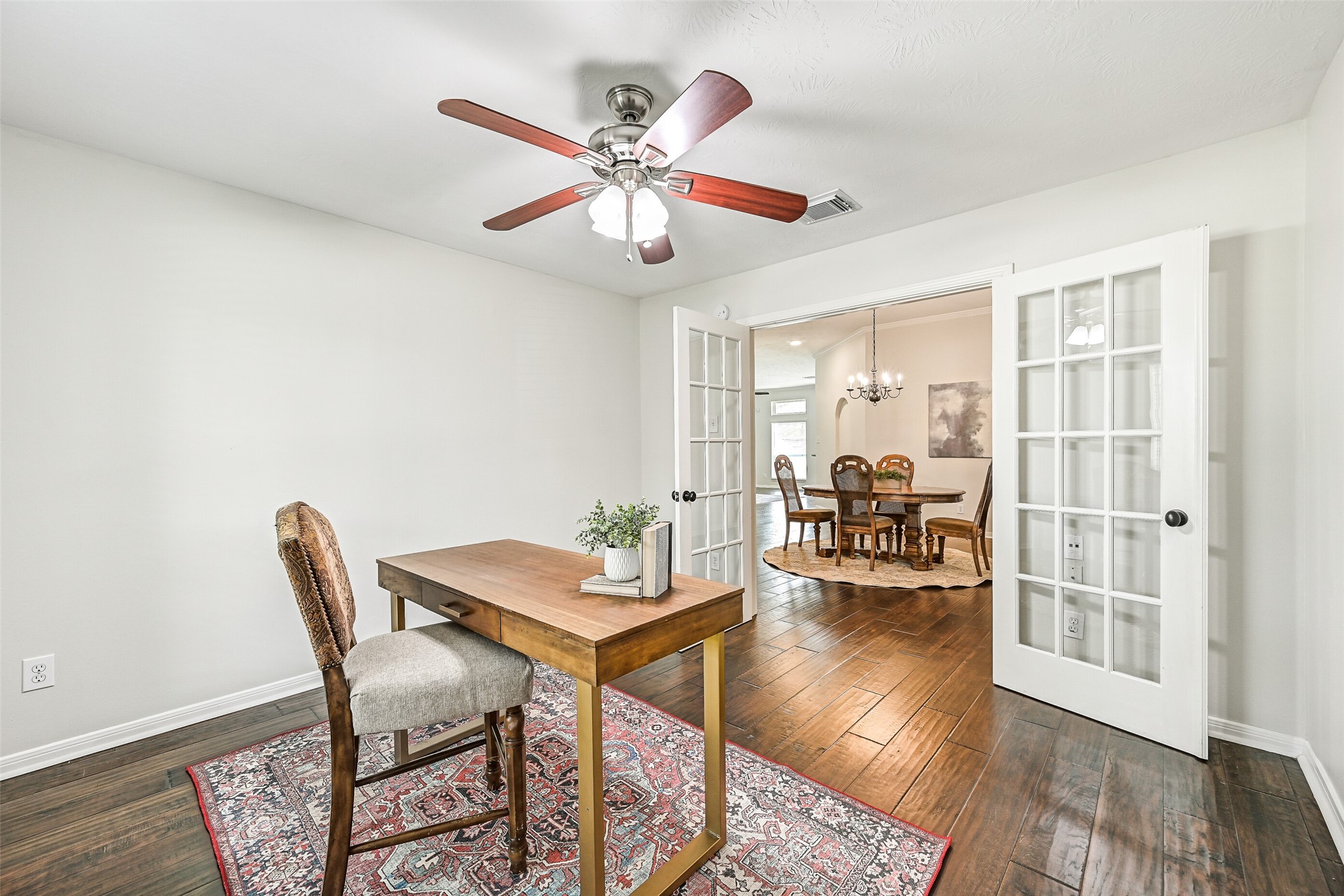 2015 Stonecrest Way Pearland, TX 77581 - Photo 8 of 26 a view of a livingroom with furniture and hardwood floor