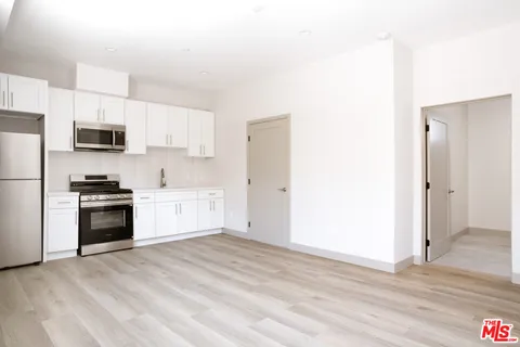 $2,350 | 2223 Clifford Street, Unit 104, Los Angeles, CA 90026
