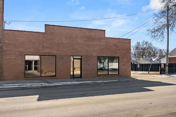 a front view of house with yard