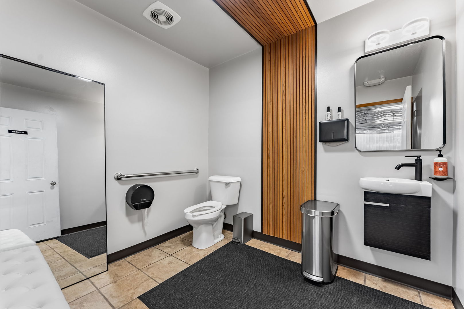 1207 East 4th Street Sterling, IL 61081 - Photo 16 of 21