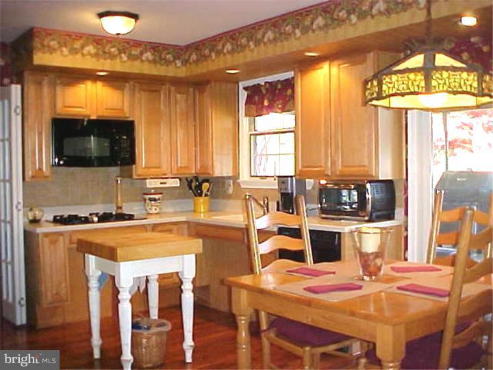 102 Morgan Road Aston, PA 19014 - Photo 3 of 25 Gallery Image 3