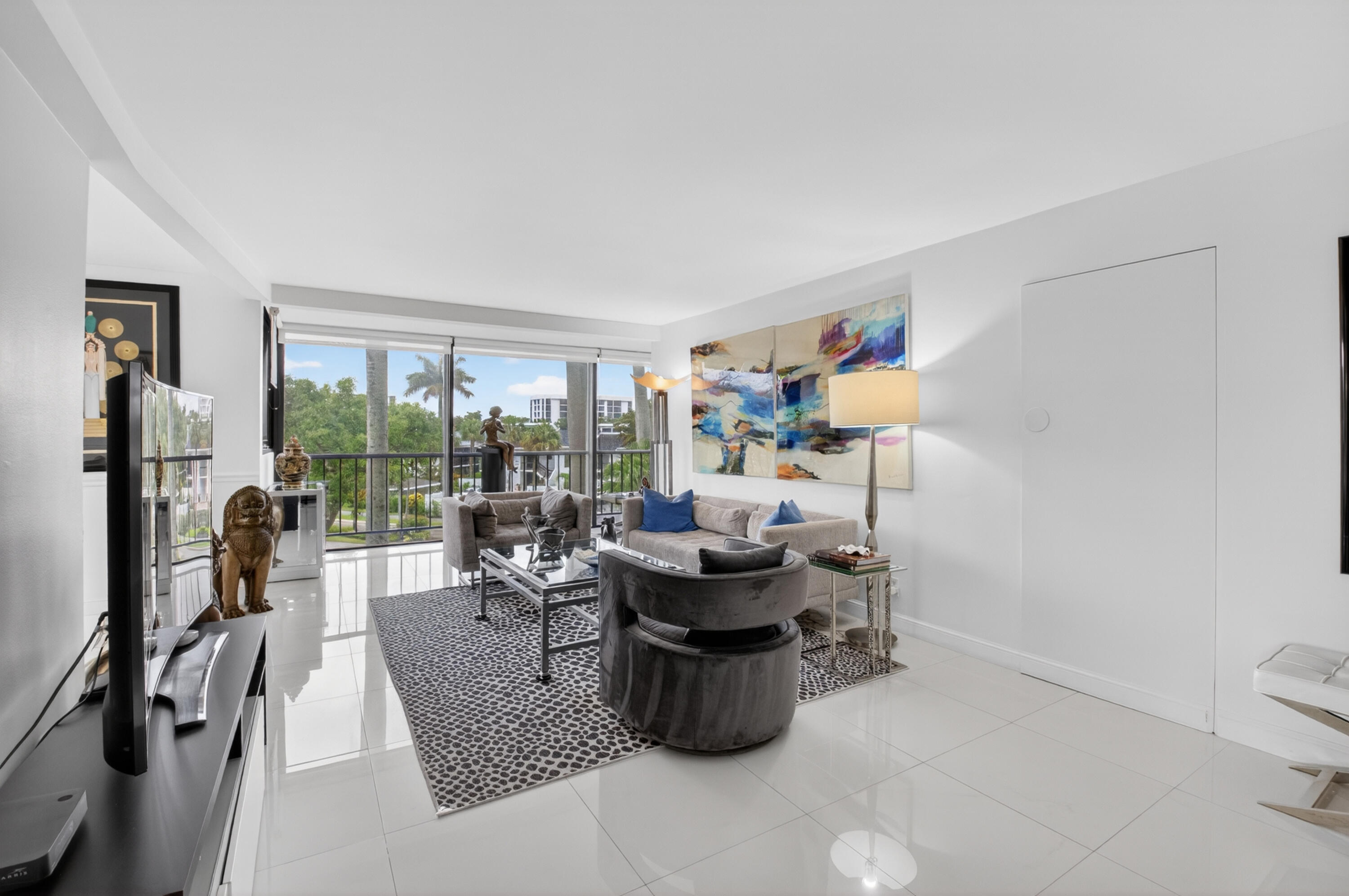 7738 Lakeside Boulevard, Unit 334 Boca Raton, FL 33434 - Photo 11 of 61 LIVING ROOM