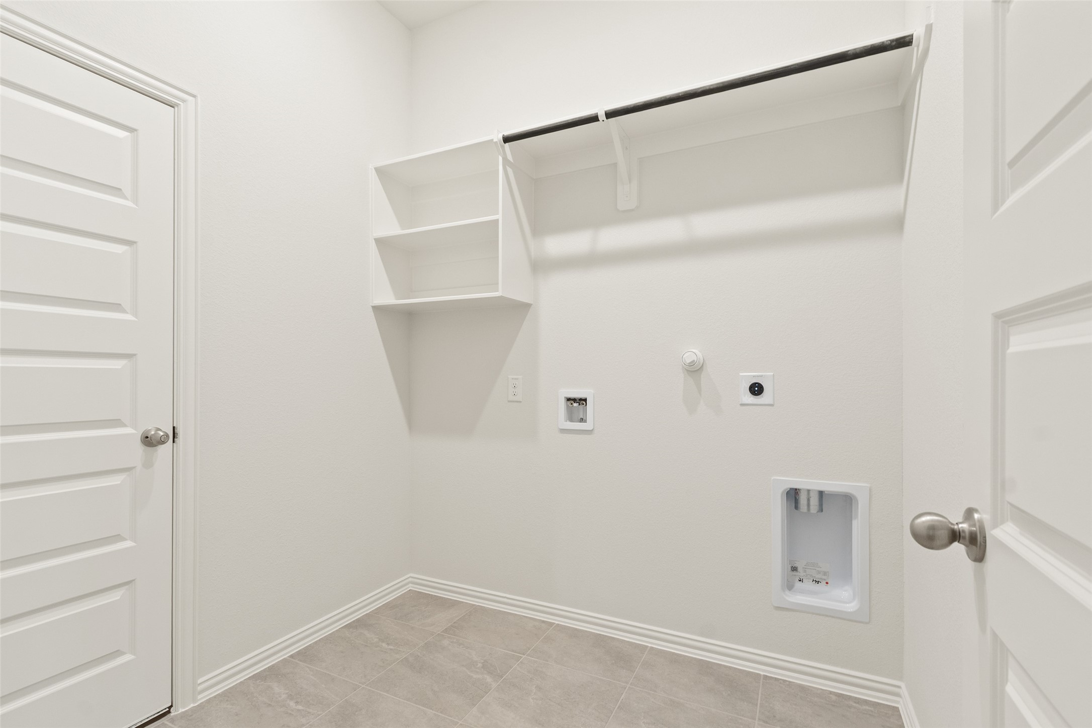 431 Fields Forest Lane Dayton, TX 77535 - Photo 26 of 36 a view of walk in closet