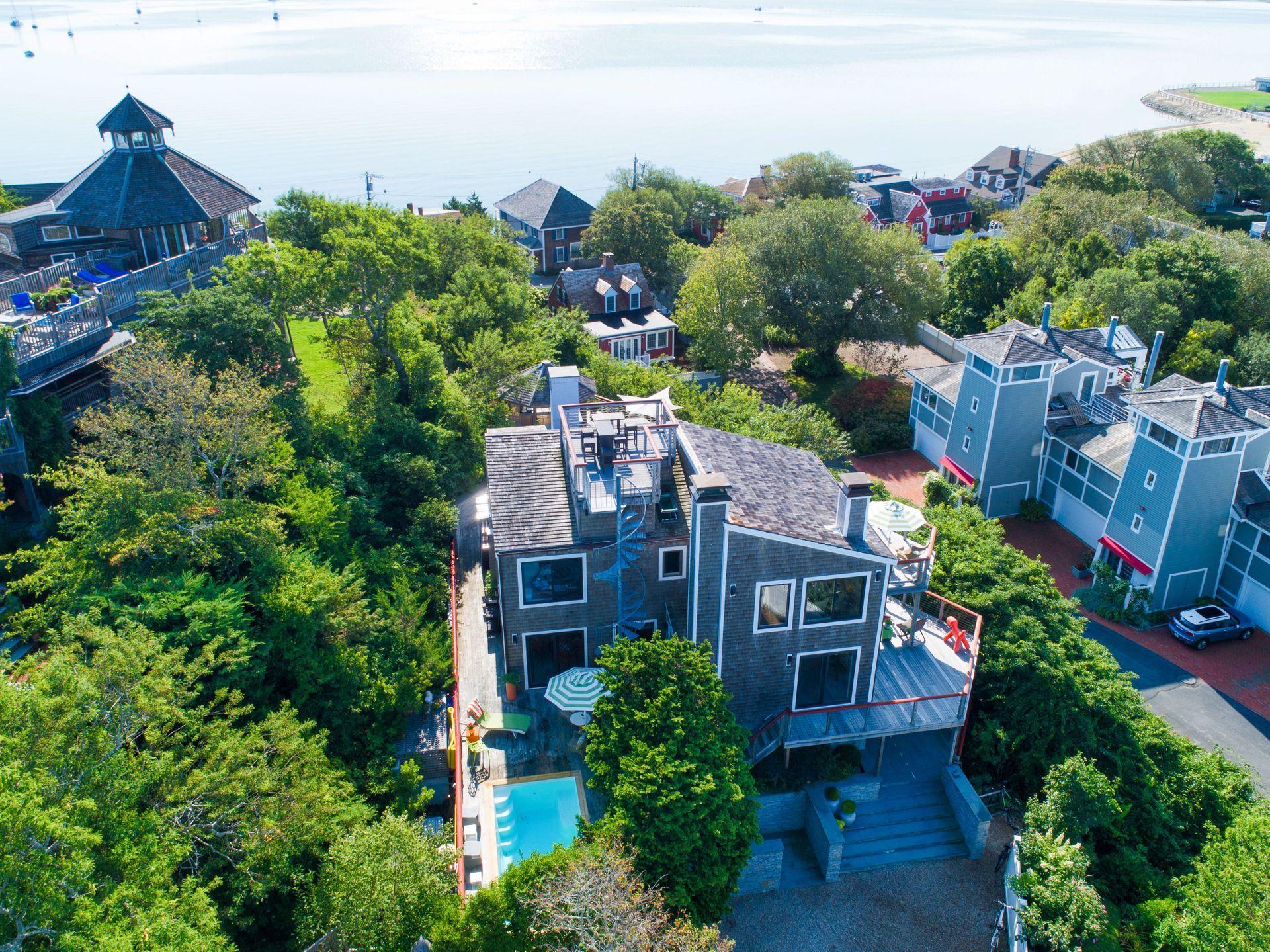 52 R Point Street Provincetown, MA 02657 - Photo 9 of 53 52RPointsouth2