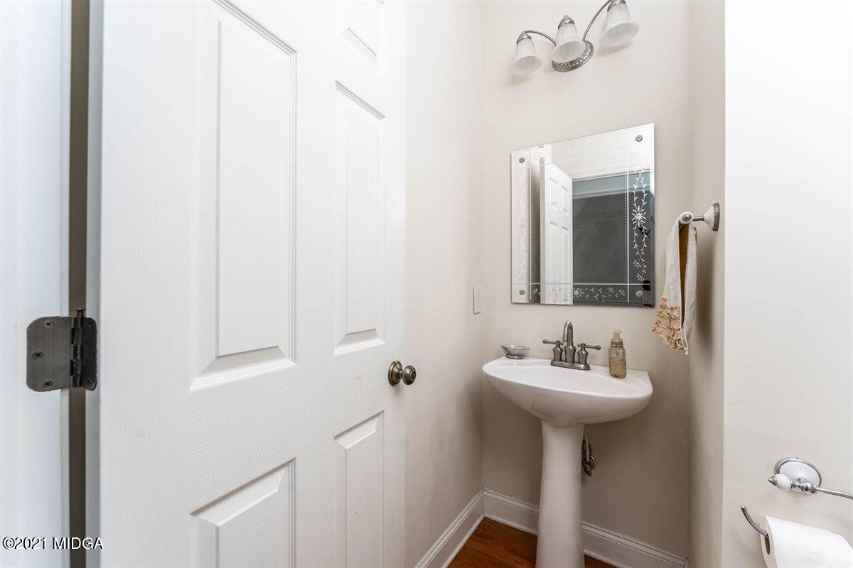 224 Carsons Walk Macon, GA 31206 - Photo 16 of 41 a bathroom with a sink and mirror
